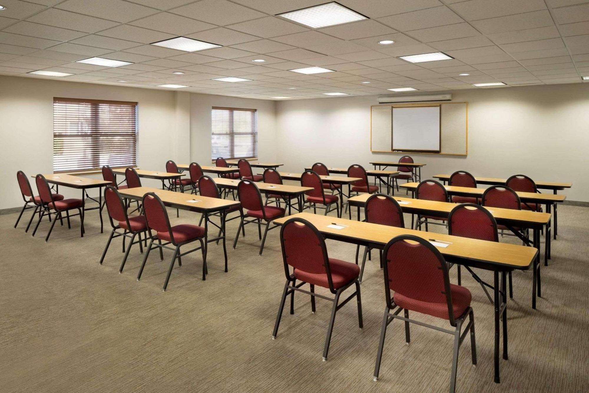 Country Inn & Suites By Radisson, Louisville East, Ky Extérieur photo