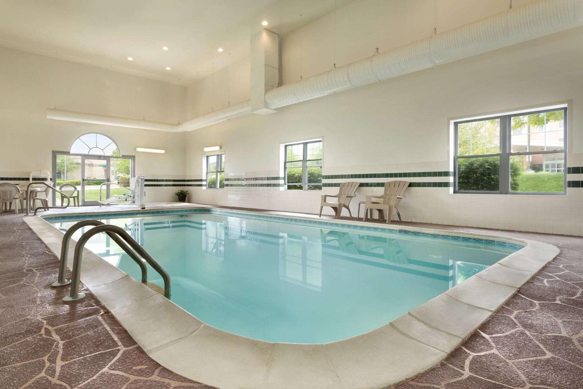 Country Inn & Suites By Radisson, Louisville East, Ky Extérieur photo